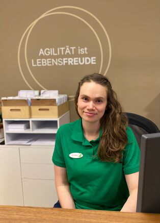 Kim Röthig Service - & Anmeldekraft agilitas Physiotherapie Döbeln